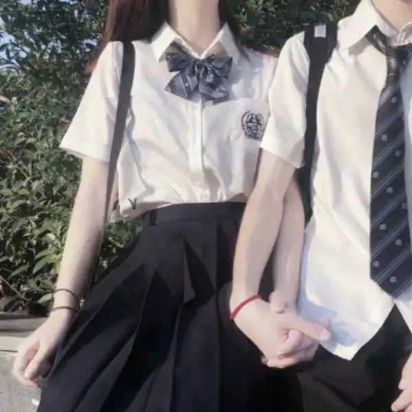 林知晚 学院风小清新校服情头一对两张_情侣头像_我要个性网