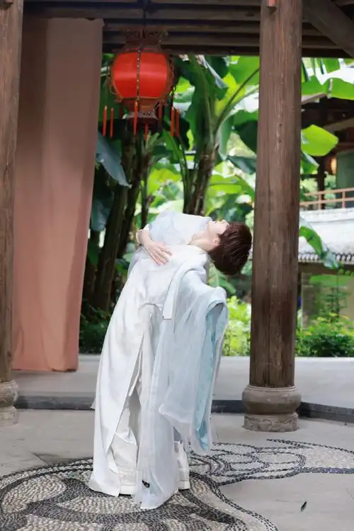 刘宇仙气白衣少年#古风清冷感是刘宇的绝对领域仙气飘飘的小少年浇