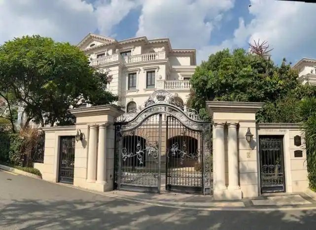 福建厦门云顶庄园1783平豪宅8折拍卖,9840万元起拍!_别墅_建筑_住宅区