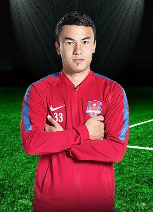 迪力穆拉提,1998年4月8日出生在新疆库尔勒市团结