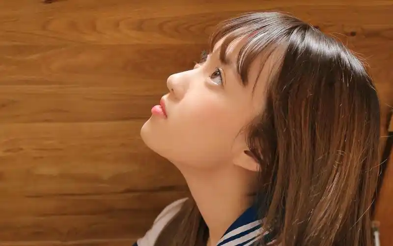 唯美女人(唯美美女背景图片)