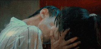 李沁嘴巴被王大陆亲到变形明星拍吻戏野到让人脸红