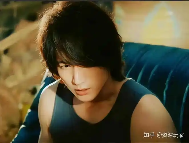 言承旭却稚嫩的肩膀上却依旧承担起家庭的重担.