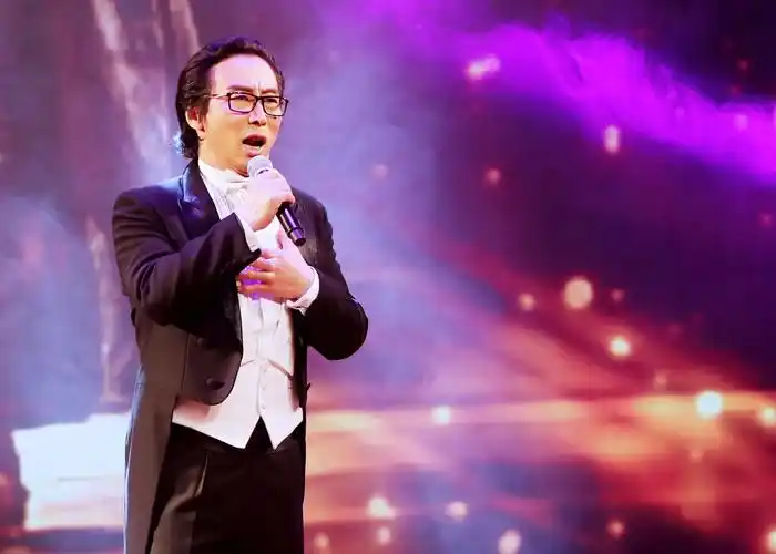 歌剧演员正在倾情表演.张朝登摄影