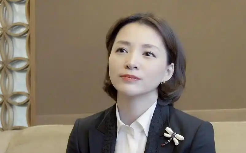 公众号专访董卿1号线上介绍朗读者1080p