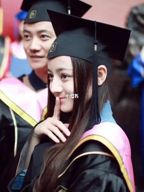 迪丽热巴201482毕业于上海戏剧学院表演系