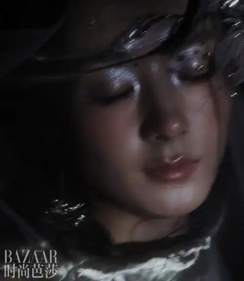 赵丽颖时尚芭莎闭年刊封面##赵丽颖暗夜缪斯芭莎大片##赵丽颖雪祭司