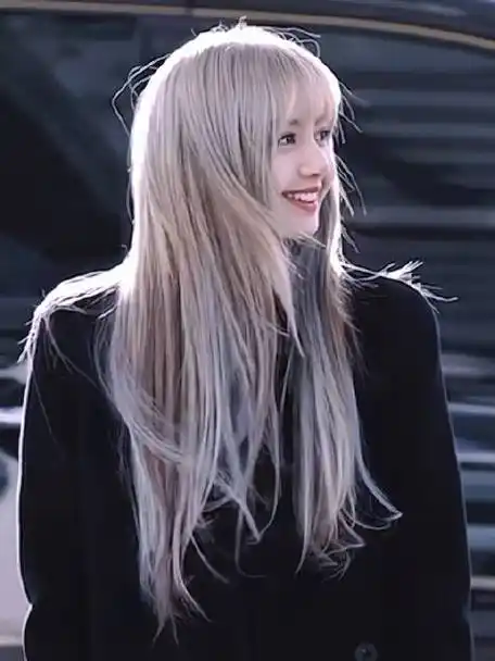 谁不喜欢人间芭比lisa～06银发造型我心中永远的神,连头发丝都在