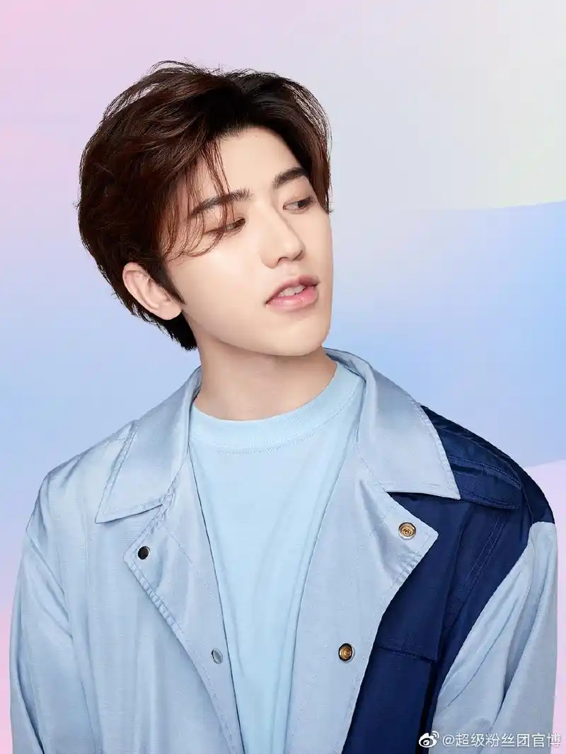 一见你就心动满分蔡徐坤新广告海报清新上线