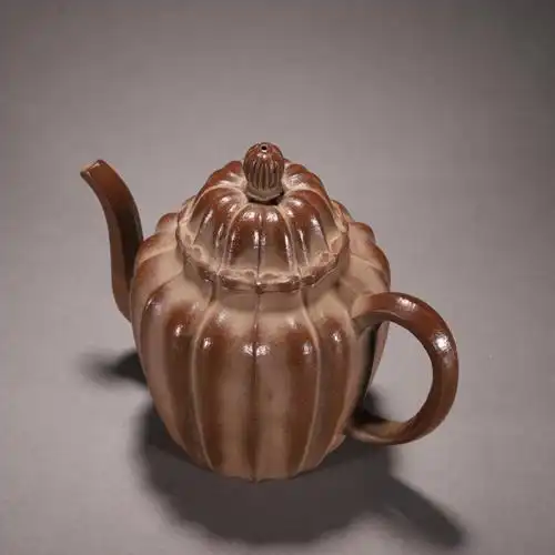 清末贡局款紫砂瓜棱壶规格高15㎝