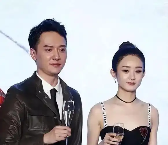 冯绍峰"夜会门"被冲上热搜,网友:恭喜赵丽颖,终于等到这一天
