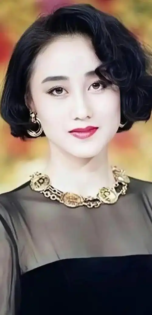 利智:芳菲妩媚,温婉秀雅 ,惊艳迷人!__财经头条