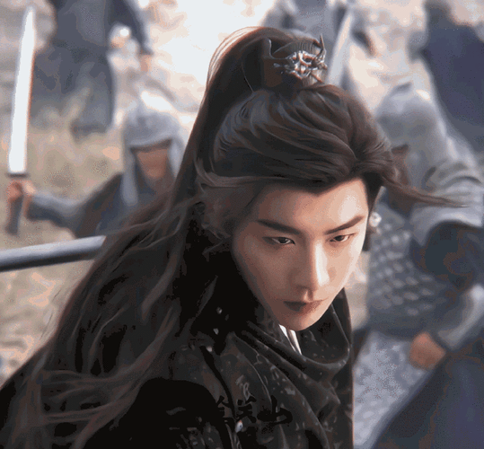 很开心可以看见刘宇宁演古装!个子高,气场强.