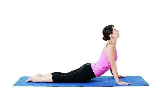 只需三招腰腹伸展 轻松赘肉自然消失