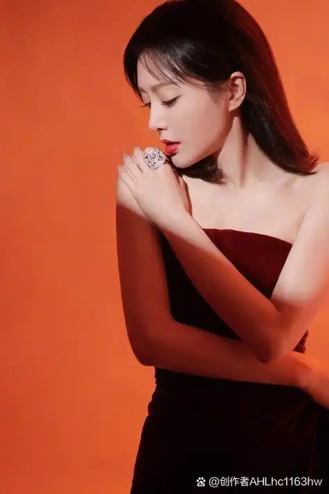 秦岚与黄晓明:爱情无法承受现实的考验 秦岚为了照顾黄晓明付出了一