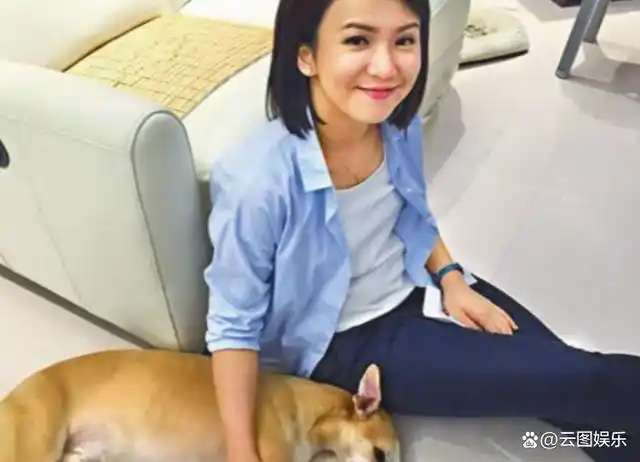 恭喜tvb主播一姐陈嘉欣结束爱情长跑与小3岁律师男友结婚