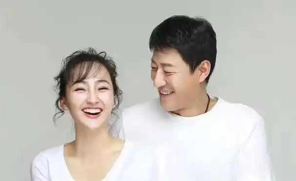 著名演员于震:被前妻泼尽脏水,二婚妻子辛月依然不顾非议敢嫁?