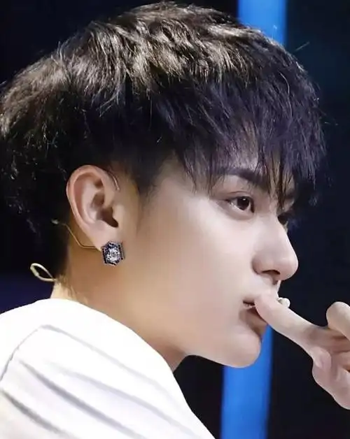 卧蚕造男神,眼袋毁一生?谁是你心中最帅的卧蚕男星?