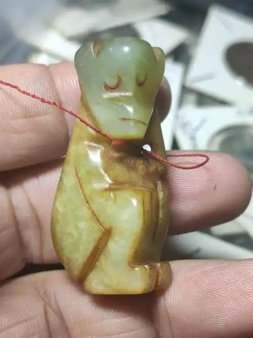 拍卖清岫玉玉猴一个