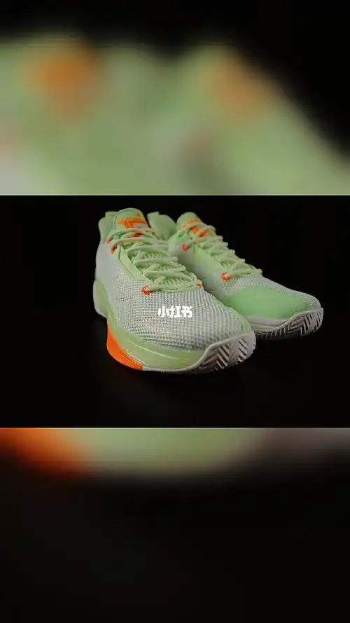 安踏要疯篮球鞋