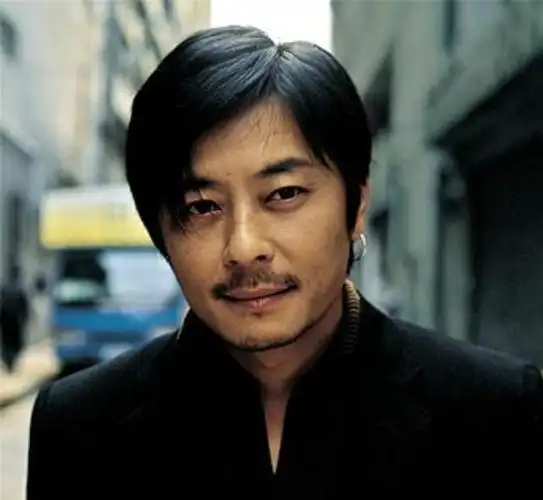 可见王杰在音乐方面到底多么有实力结语:很多年轻人对王杰都没有