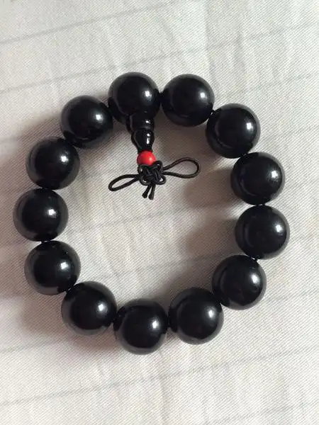 珍贵的藏羚羊角手串,市场不多见,入手需谨慎