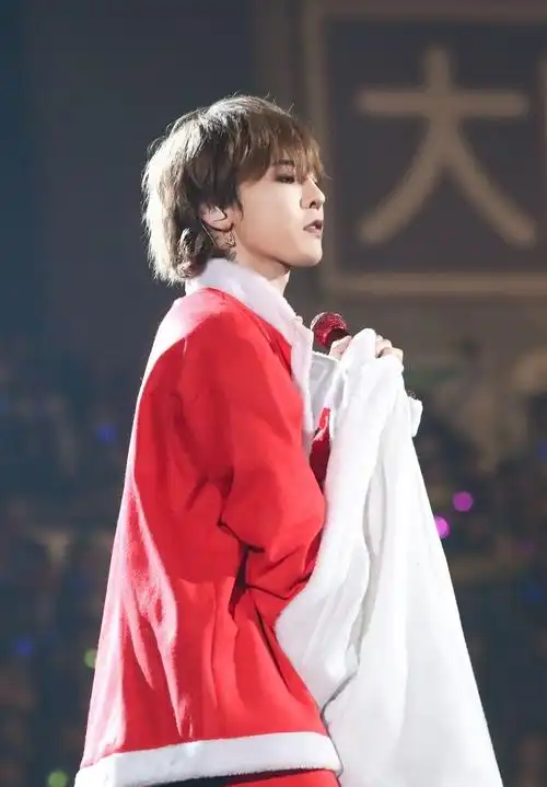 可以分享一下权志龙超帅壁纸吗