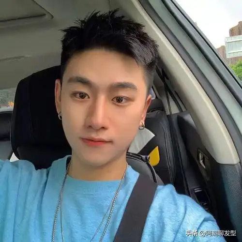 夏季男生除了剪精简短发,还可以留这些刘海发型,剪完新潮又帅气