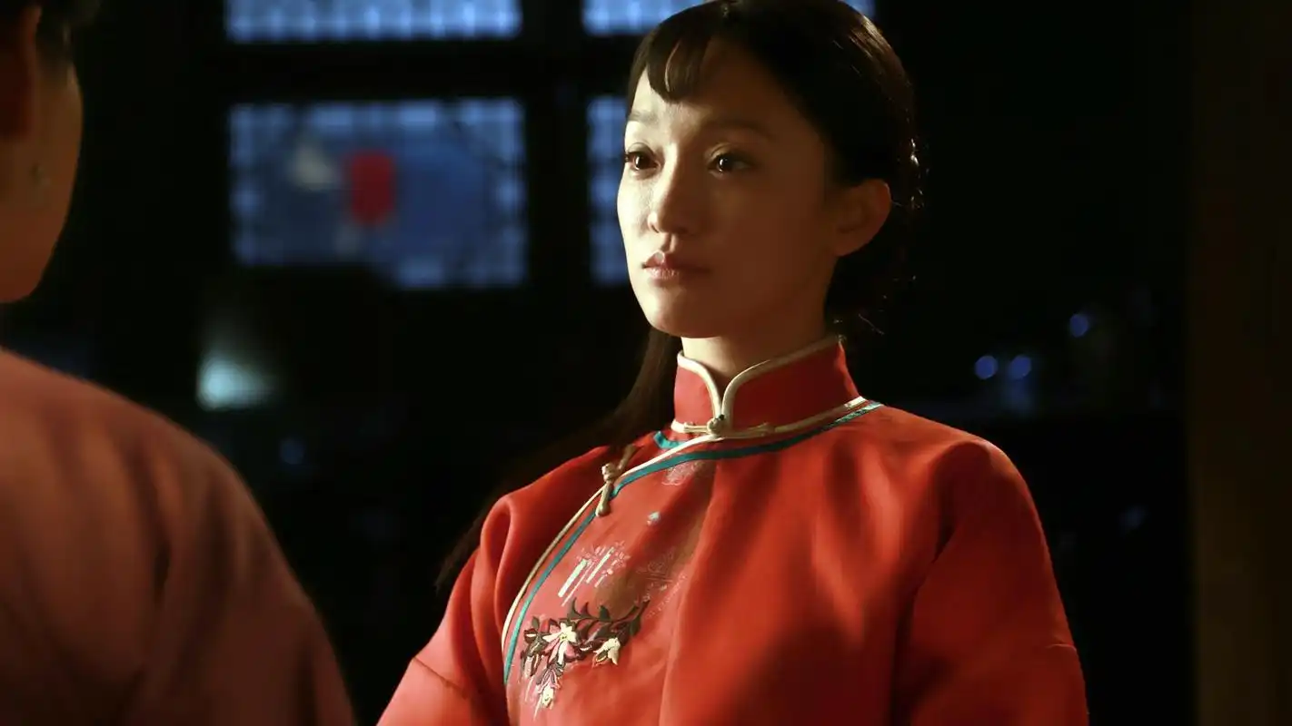 《红高粱》:九儿和余占鳌进高粱地,没有爱,全是赤裸裸的"欲"