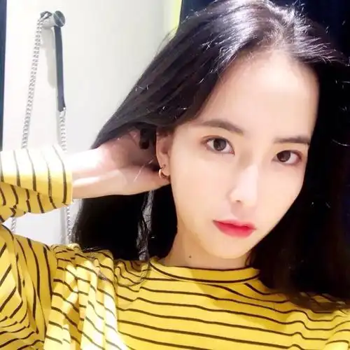 只看脸你们觉得哪个女生现实生活会更好看