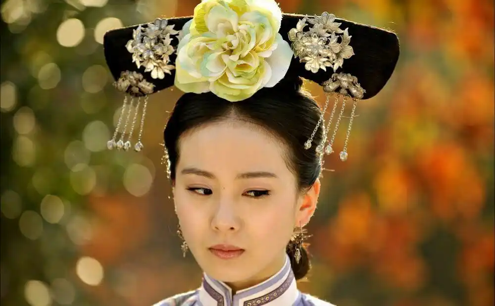 《步步惊心》明玉并不爱十阿哥,被赐婚她也是无奈的受害者