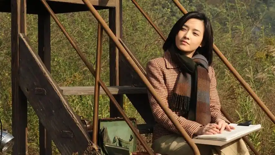 经历爆红,轻生到如今的冻龄不婚 42岁的她定义自己的人生_范晓萱