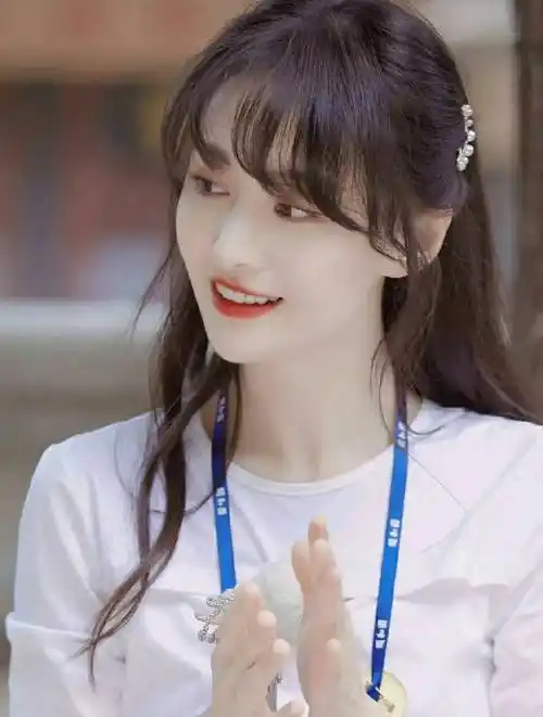 郑爽发福照曝光:网友热议退圈后真实状态_判决_显示_照片