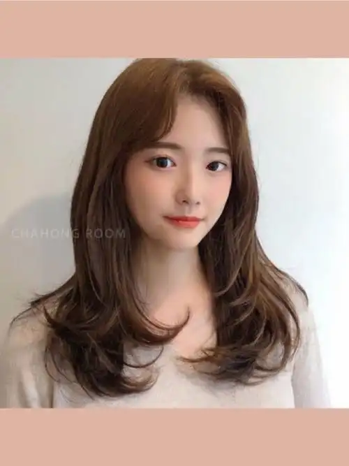 鹅蛋脸适合什么发型 中分发型长发短发任你选