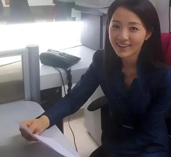 回顾央视主持人杨丹24岁嫁初恋40岁高龄产子如今幸福美满