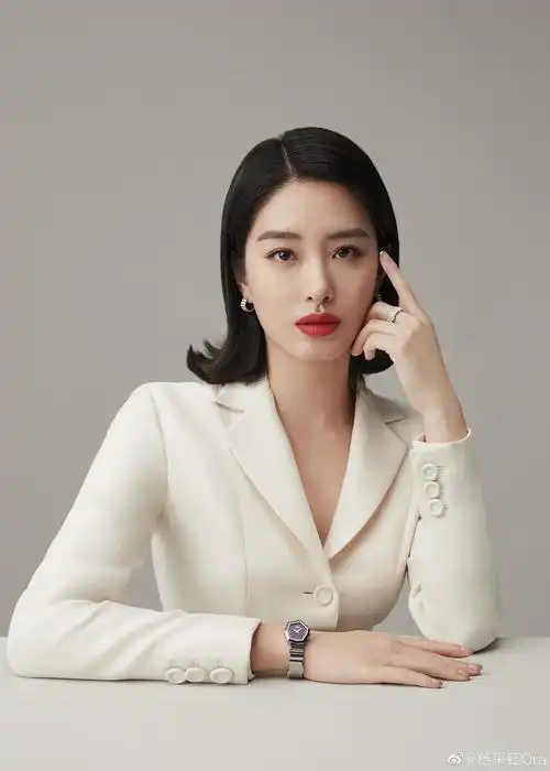 15 杨采钰】尽情领略gem dior高级珠宝及腕表系.