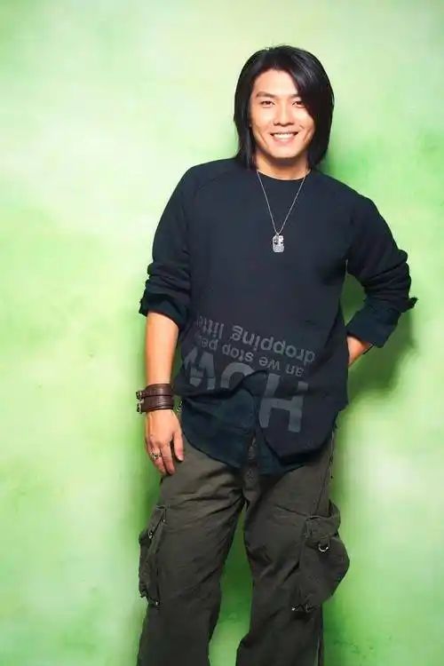 出道凭借一首歌就红极一时,之后却"突然消失"的歌手,个个经典_阿杜