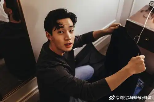 严肃认真的henry  帅气迷人.