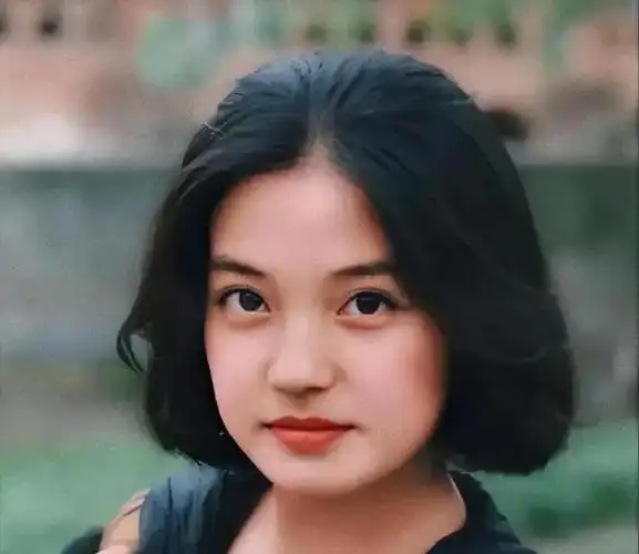 4月赵薇股权再遭冻结!她干的"丑事",远比你想象得更加恶劣