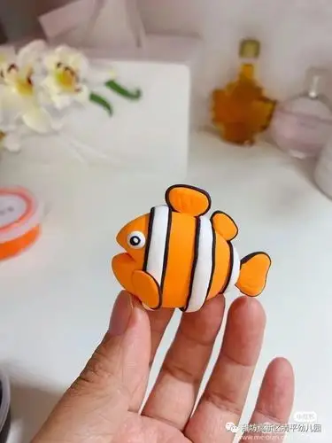 李召幼儿园 中一班 手工泥塑玩具《小丑鱼》