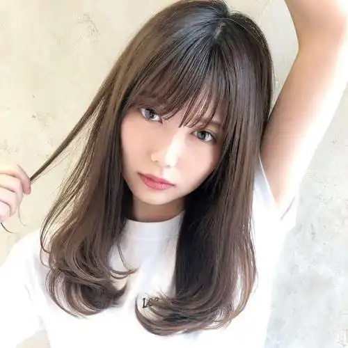 烫发后卷太多还显老气不用愁,不伤发卷型改造还原美丽发型更时尚