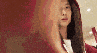 我是平时喜欢搞笑美女动态图;后来有收集这些素材的习惯,包括很多搞笑