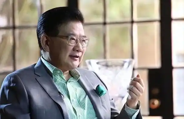 从上海第一主持人到沦为全网笑柄曹可凡终于走到这一步