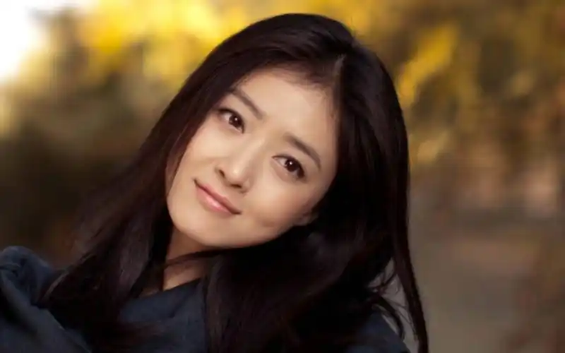 追星人才懂得快乐,美丽动人的蒋欣就很棒支持哦!