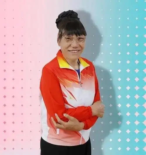 郑海霞:享受大校待遇,退役嫁给1米9街道临时工,现在成人生赢家