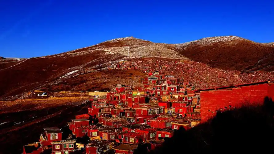 四川色达喇荣五明佛学院