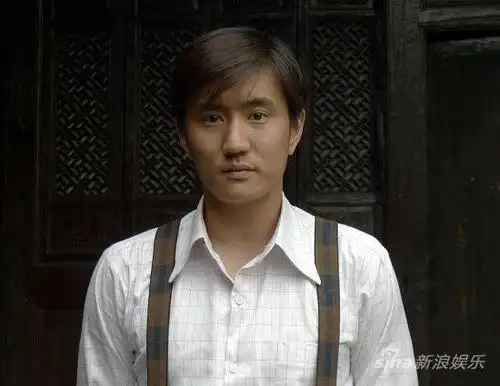 新浪娱乐讯 由叶静,张铎,杨若兮等人主演的反应澳门历史变迁的电视