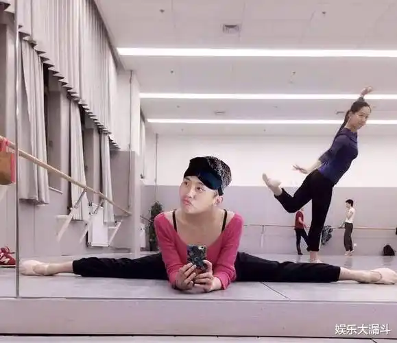 孙俪pk邓超,"飞天"健身照vs搞笑"p图"照,展现运动魅力_普拉提_拉力器