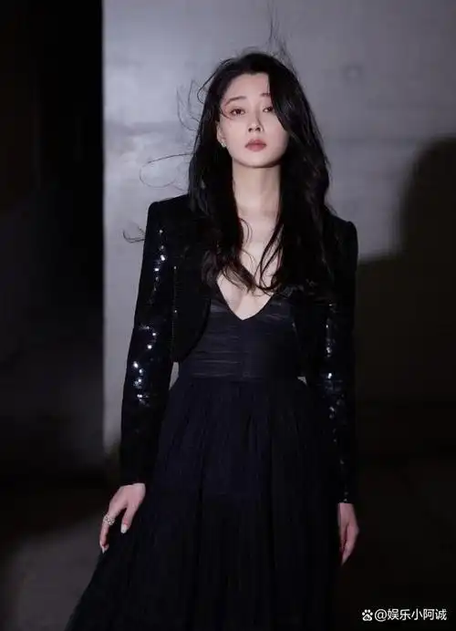 这6位娱乐圈的"半老徐娘",蜂腰翘臀,长腿美背,越老越有韵味