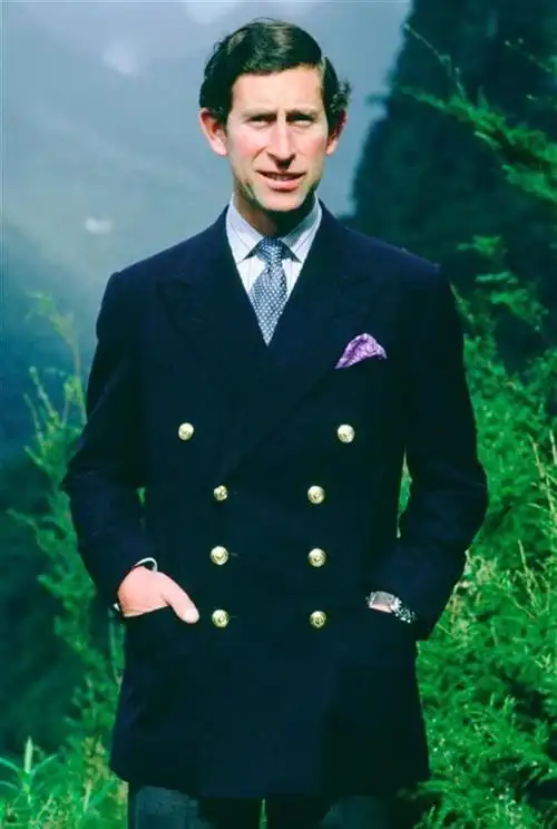 菲利普亲王有多帅?52岁送安妮公主出嫁英姿飒爽,比25岁女婿帅气